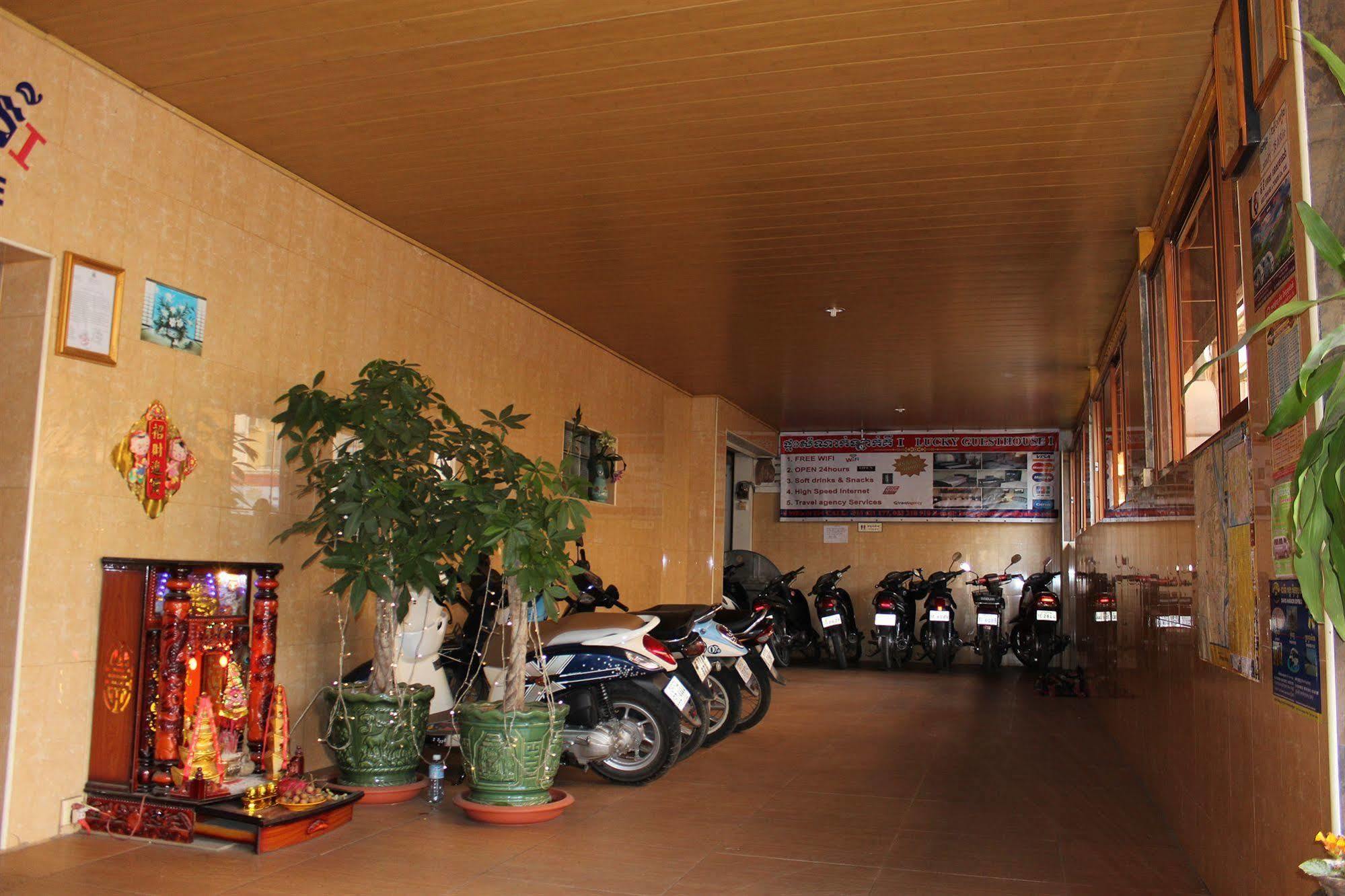 Lucky 1 Guesthouse Phnom Penh Eksteriør billede