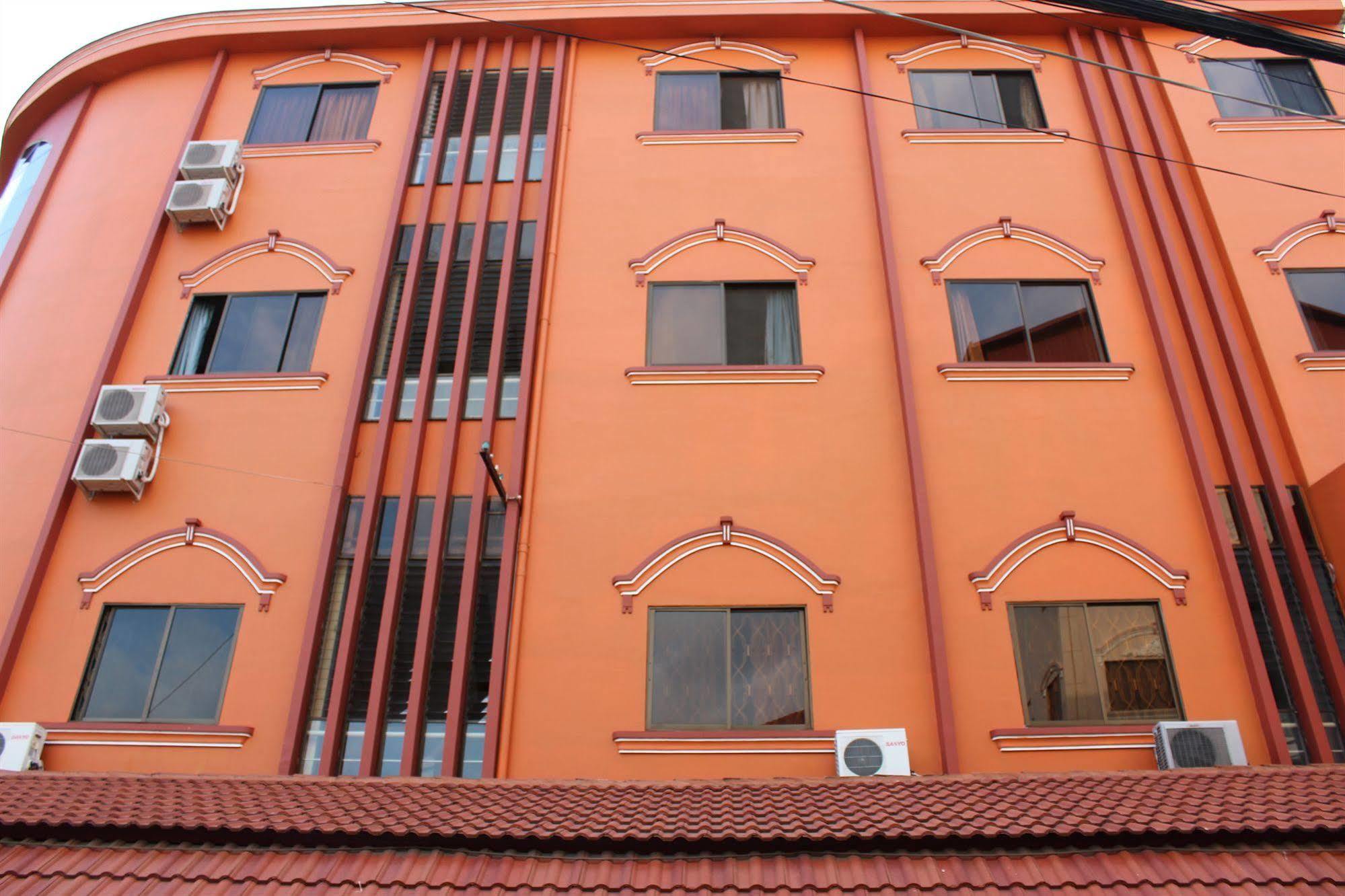 Lucky 1 Guesthouse Phnom Penh Eksteriør billede
