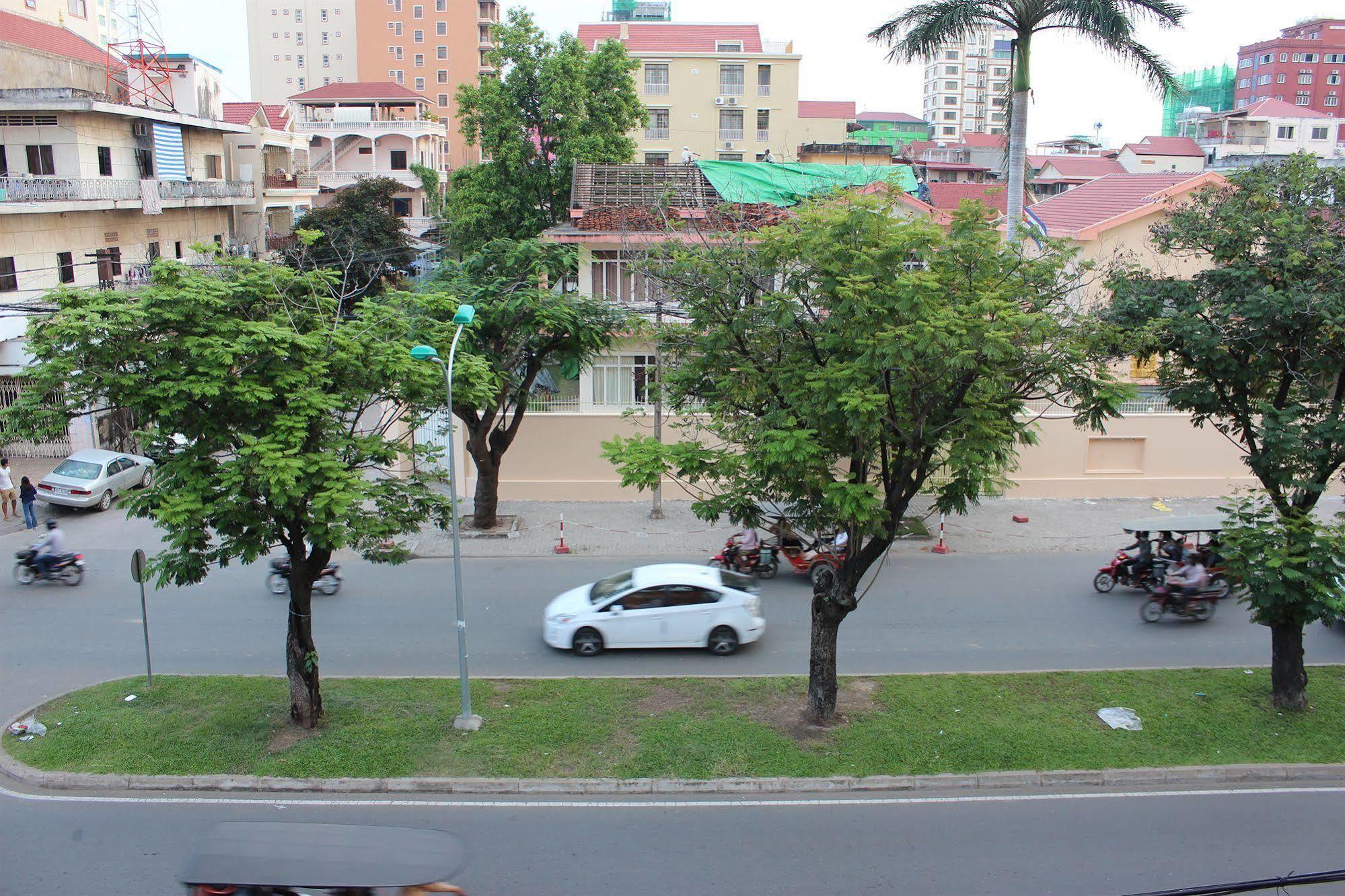 Lucky 1 Guesthouse Phnom Penh Eksteriør billede